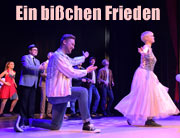 Deutsch-deutsche Geschichte mit ganz viel Musik: Ralph Siegels Musical „Ein bisschen Frieden - Summer of Love“ im Deutschen Theater noch bis 19.05.2024 (©Foto: Ingrid Grossmann)